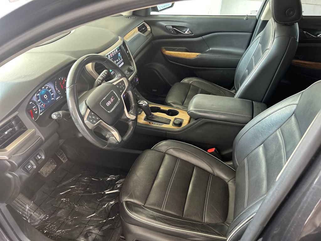 Used 2017 GMC Acadia Denali w/ Technology Package AWD/4WD image 11