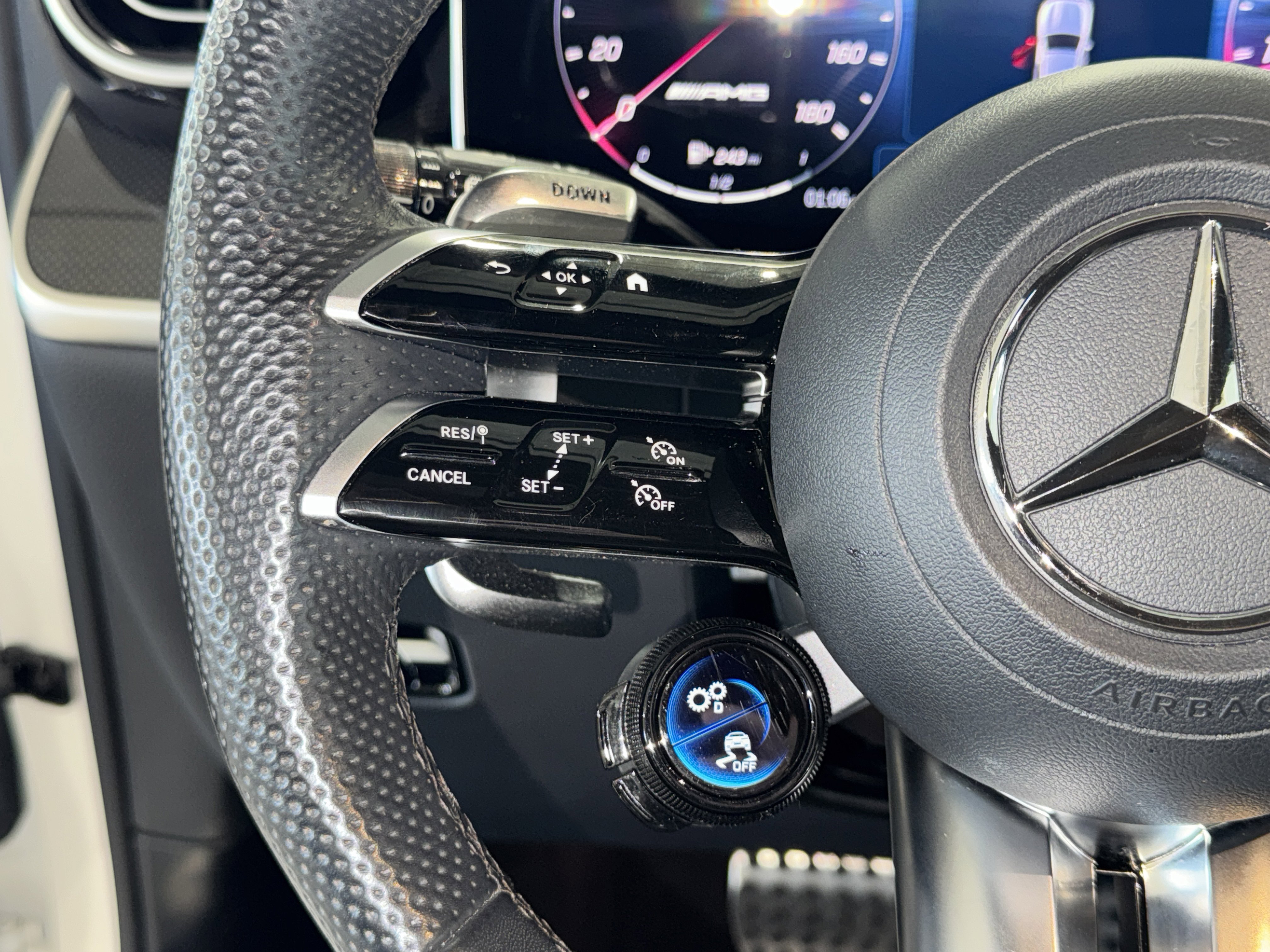 Used 2025 Mercedes-Benz GLC 43 AMG 4MATIC image 23