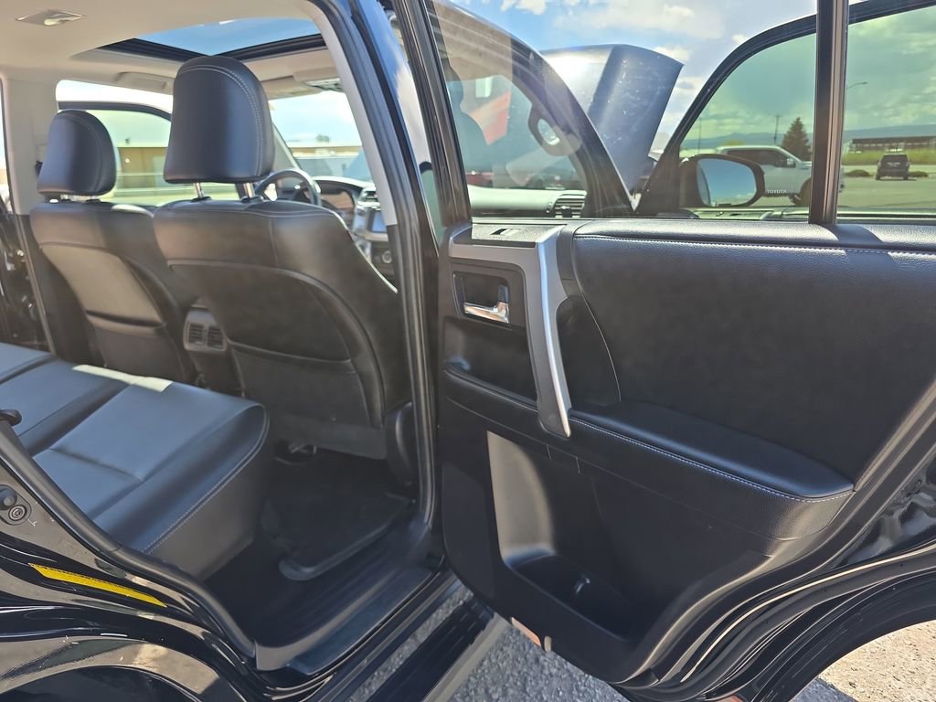 Used 2015 Toyota 4Runner SR5 Premium image 29