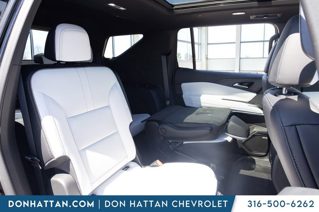 Used 2025 Chevrolet Traverse High Country w/ LPO, Floor Liner Package FWD image 19