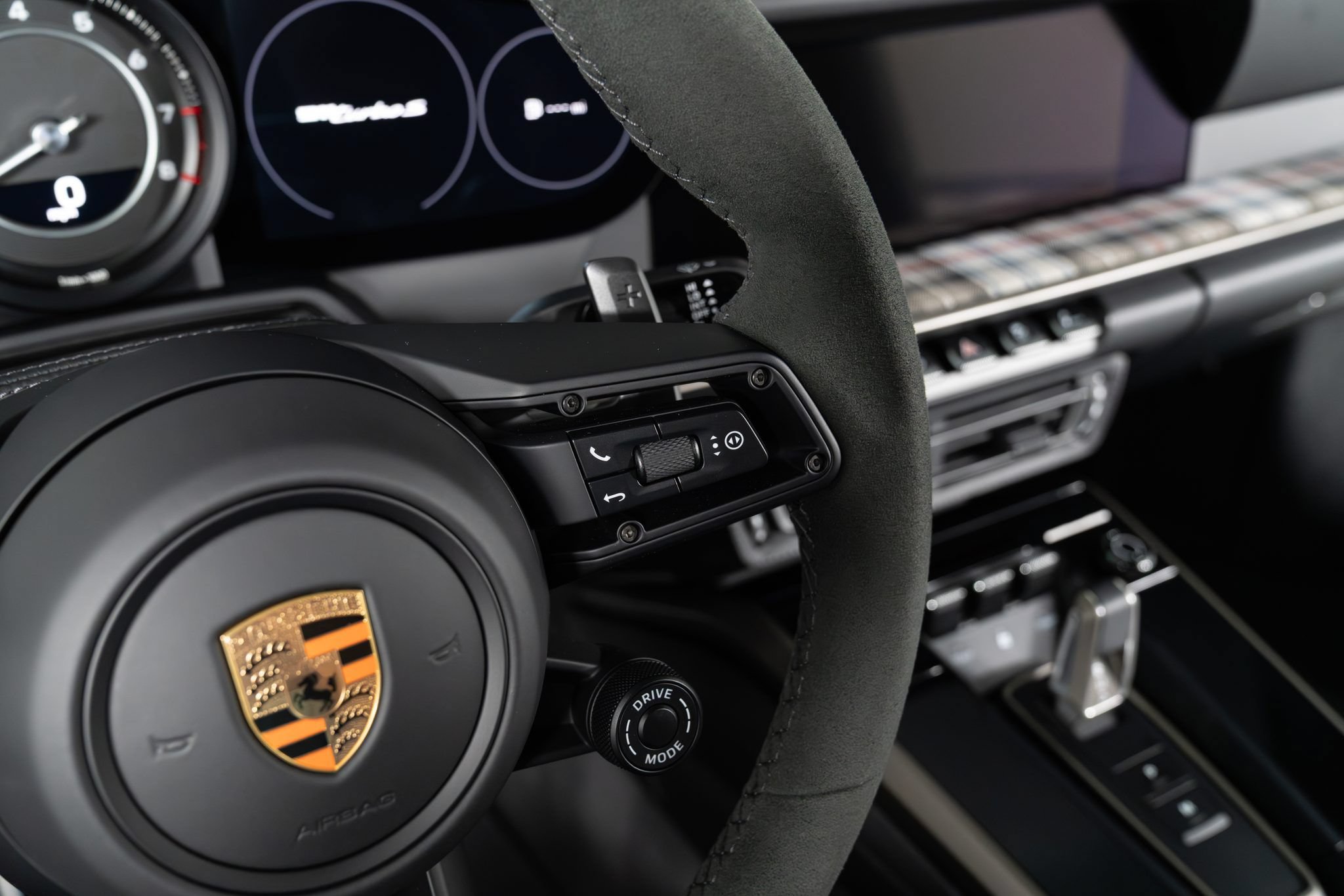 Used 2025 Porsche 911 Turbo S AWD/4WD image 38