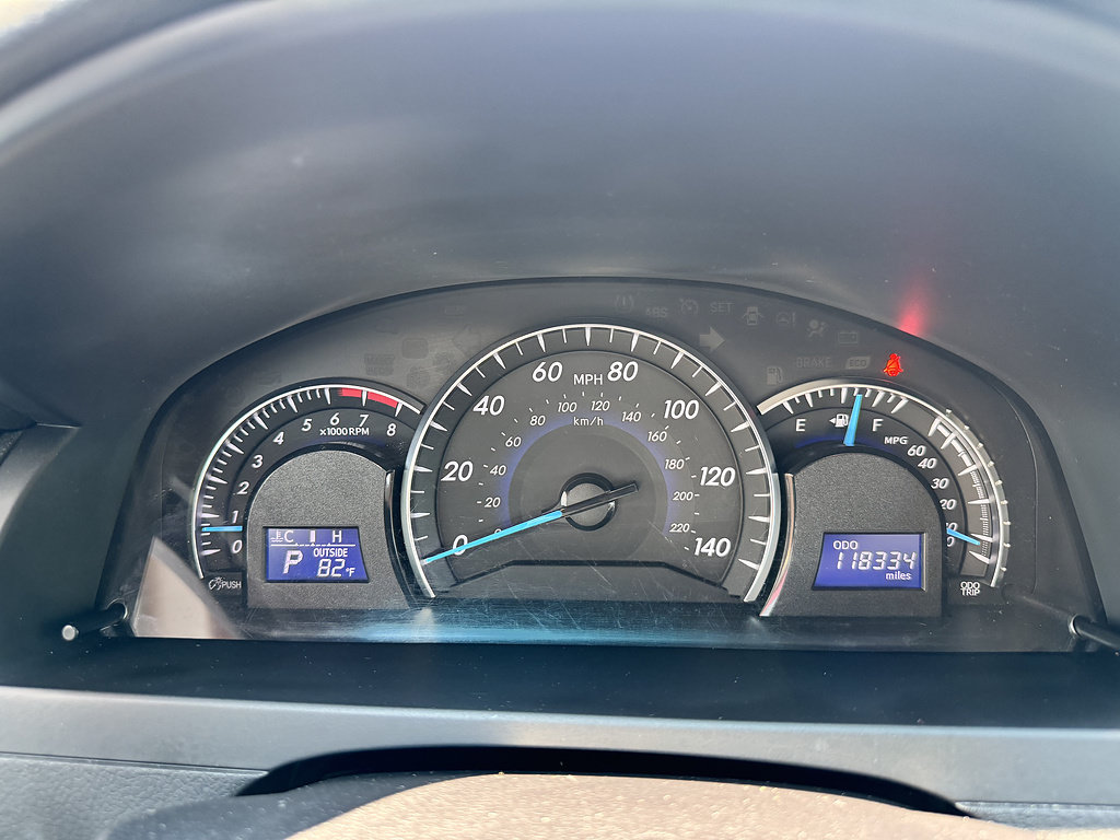 Used 2014 Toyota Camry XLE FWD image 13