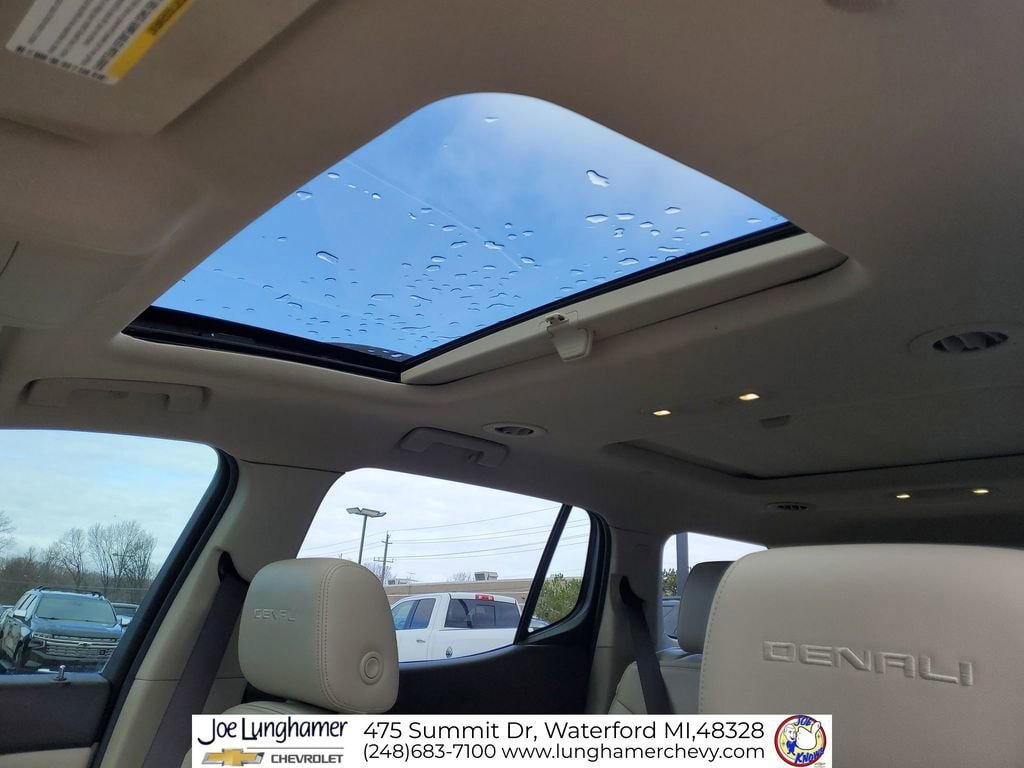 Used 2018 GMC Acadia Denali w/ Technology Package FWD image 21