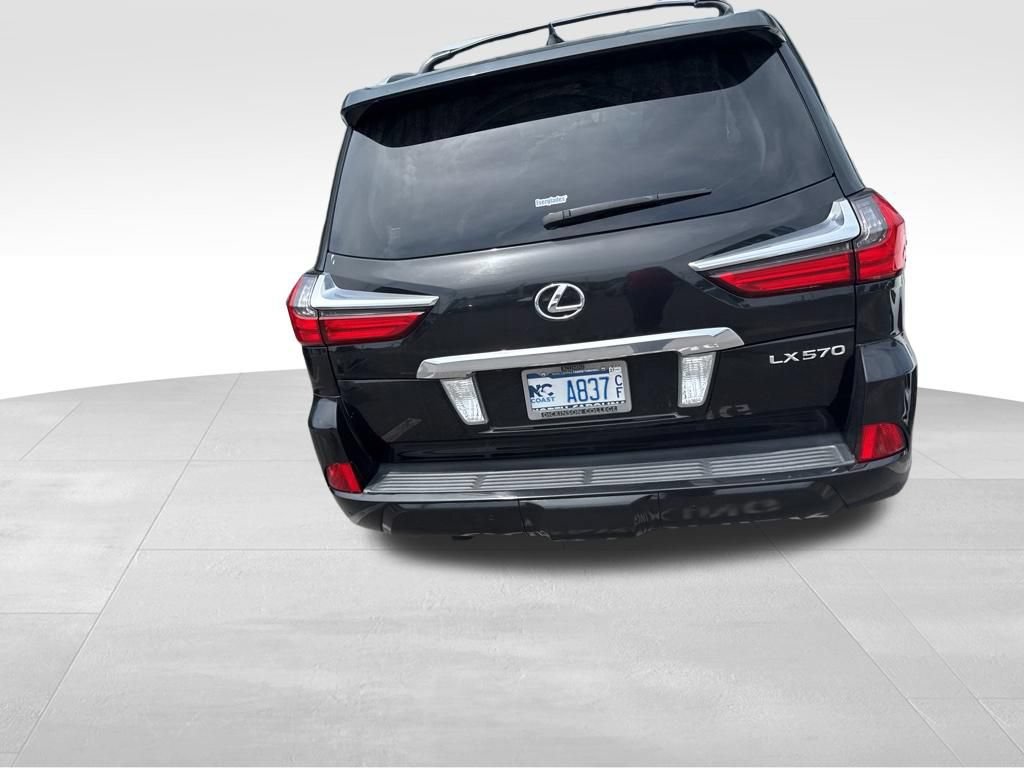 Used 2017 Lexus LX 570 4WD w/ Luxury Package image 9