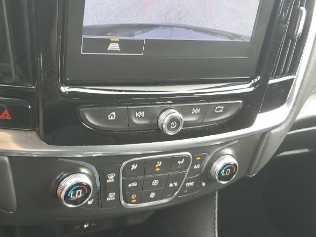Used 2023 Chevrolet Traverse LT FWD image 28