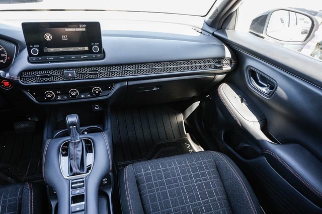 Used 2025 Honda HR-V Sport image 18