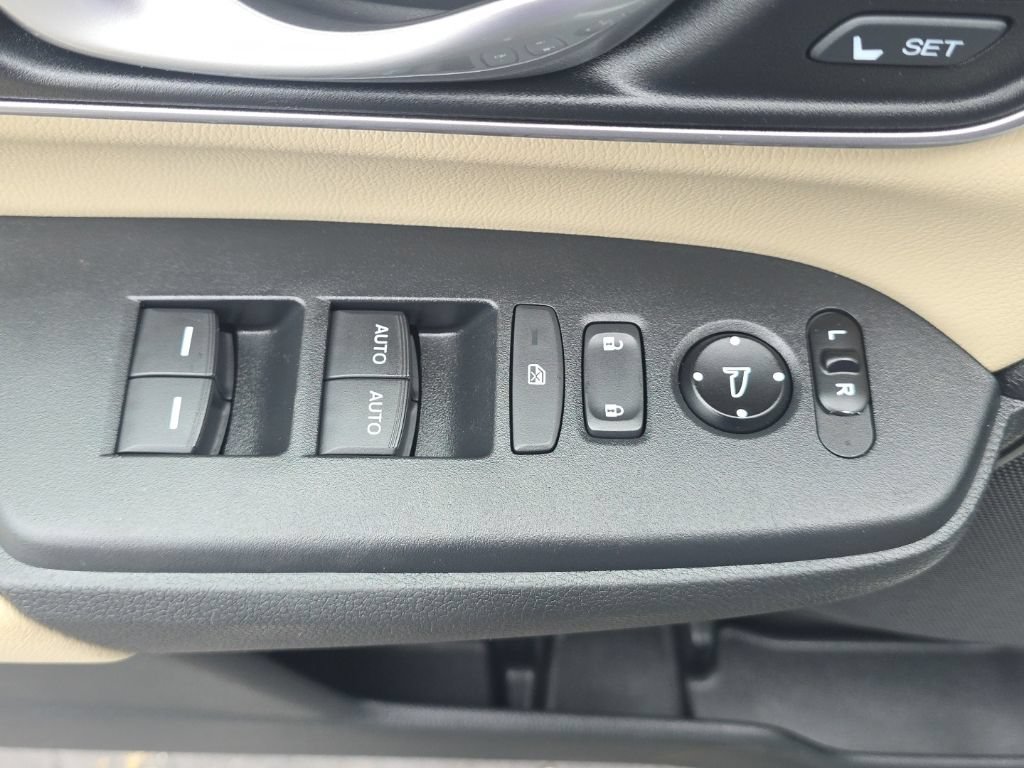 Used 2017 Honda CR-V EX-L image 18