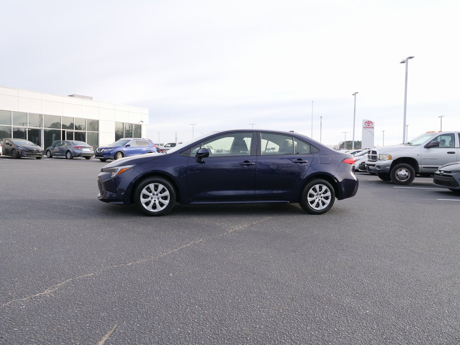 Used 2024 Toyota Corolla LE image 7