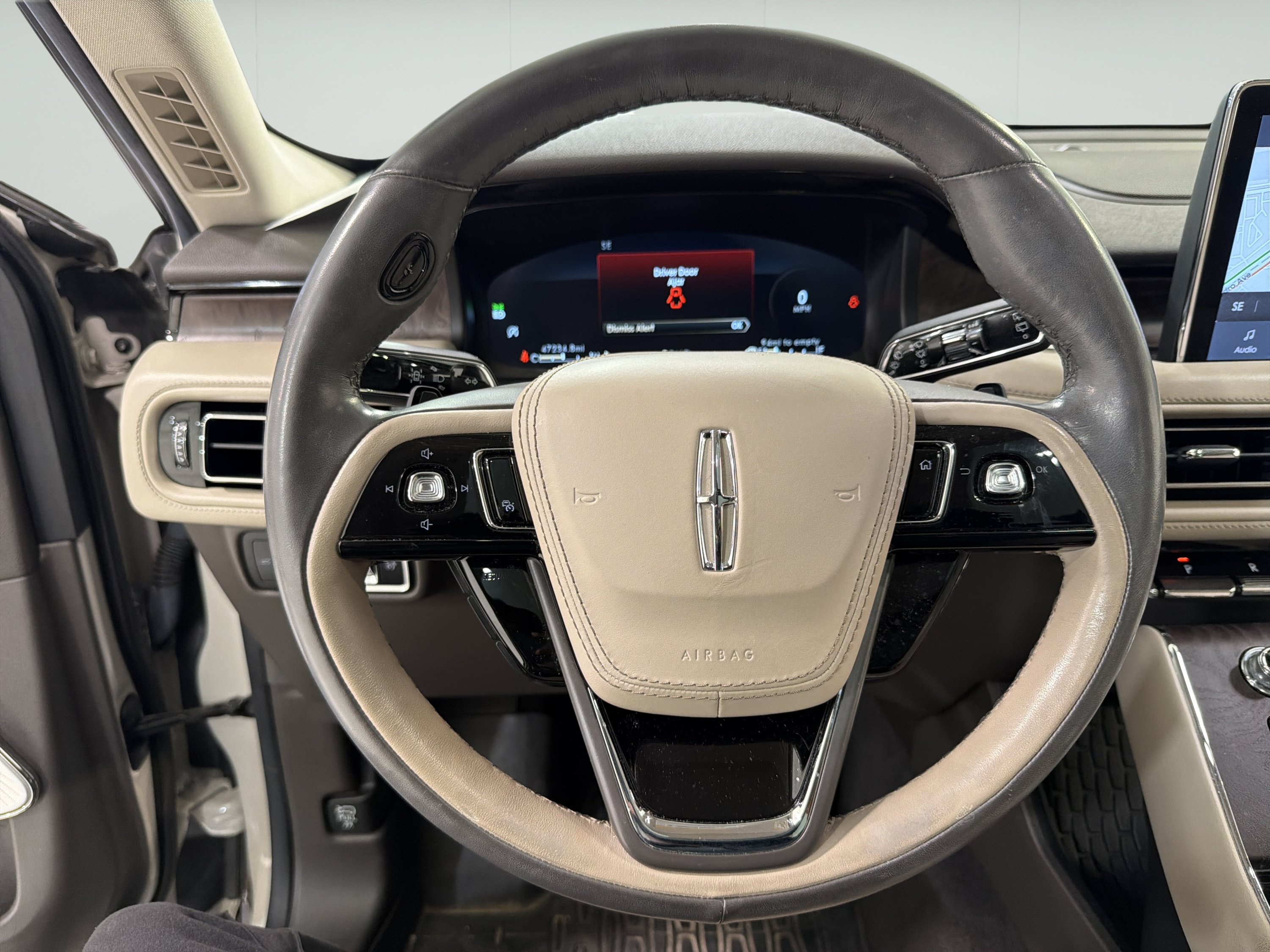 Used 2022 Lincoln Aviator Reserve w/ Equipment Group 201A AWD/4WD image 15