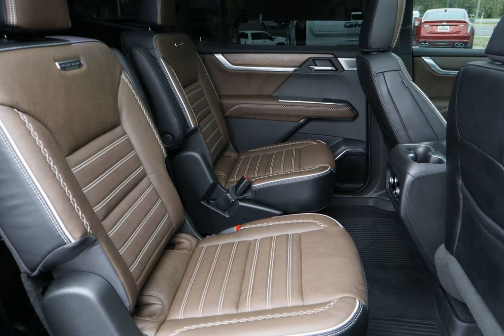 Certified 2026 GMC Acadia Denali Ultimate w/ LPO, Floor Liner Package image 32