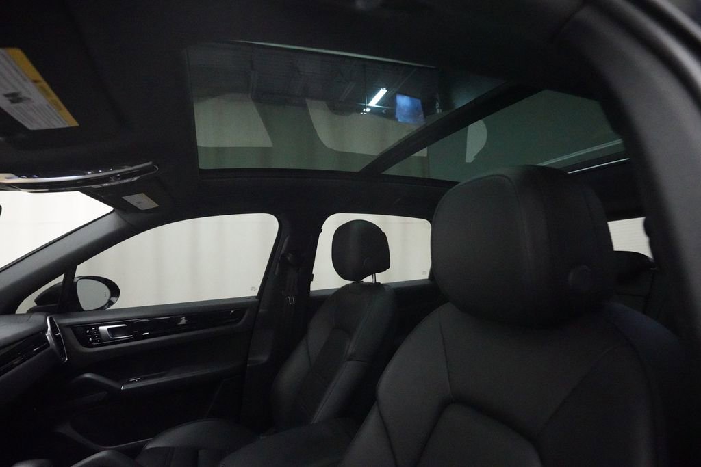 Certified 2021 Porsche Cayenne AWD/4WD image 16