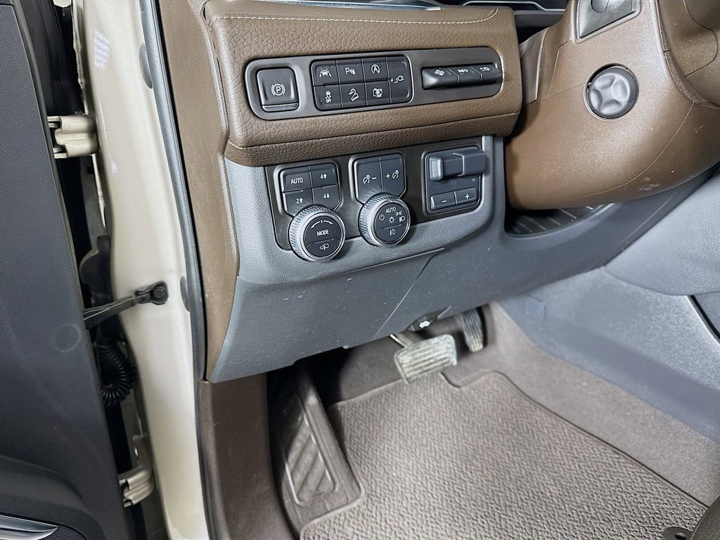 Used 2022 GMC Yukon XL Denali w/ Max Trailering Package AWD/4WD image 10