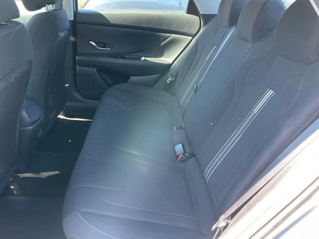 Used 2023 Hyundai Elantra SEL w/ Preferred Accessory Package image 6
