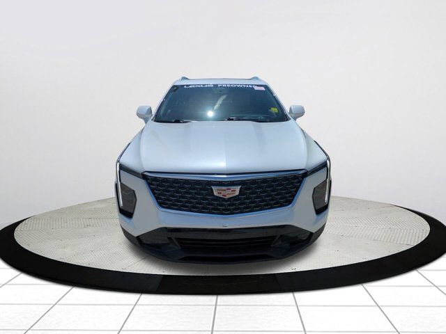 Used 2024 Cadillac XT4 Premium Luxury w/ Active Safety Package FWD image 8