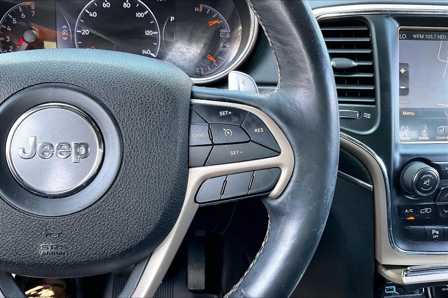 Used 2017 Jeep Grand Cherokee Limited image 18