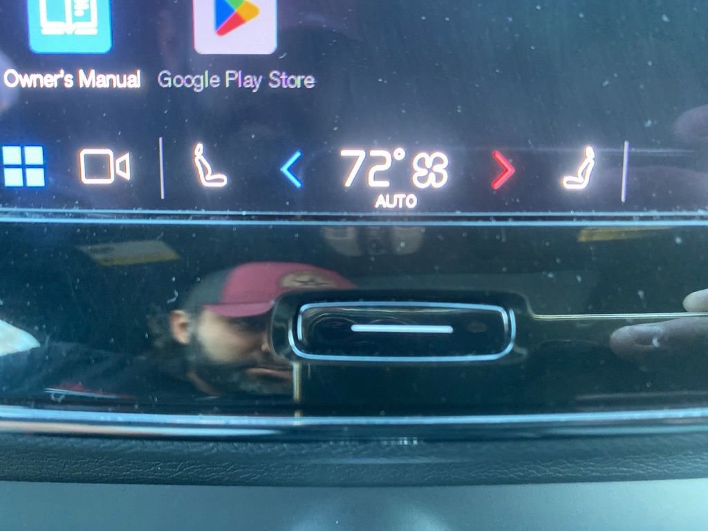 Used 2024 Volvo XC40 B5 Core image 20