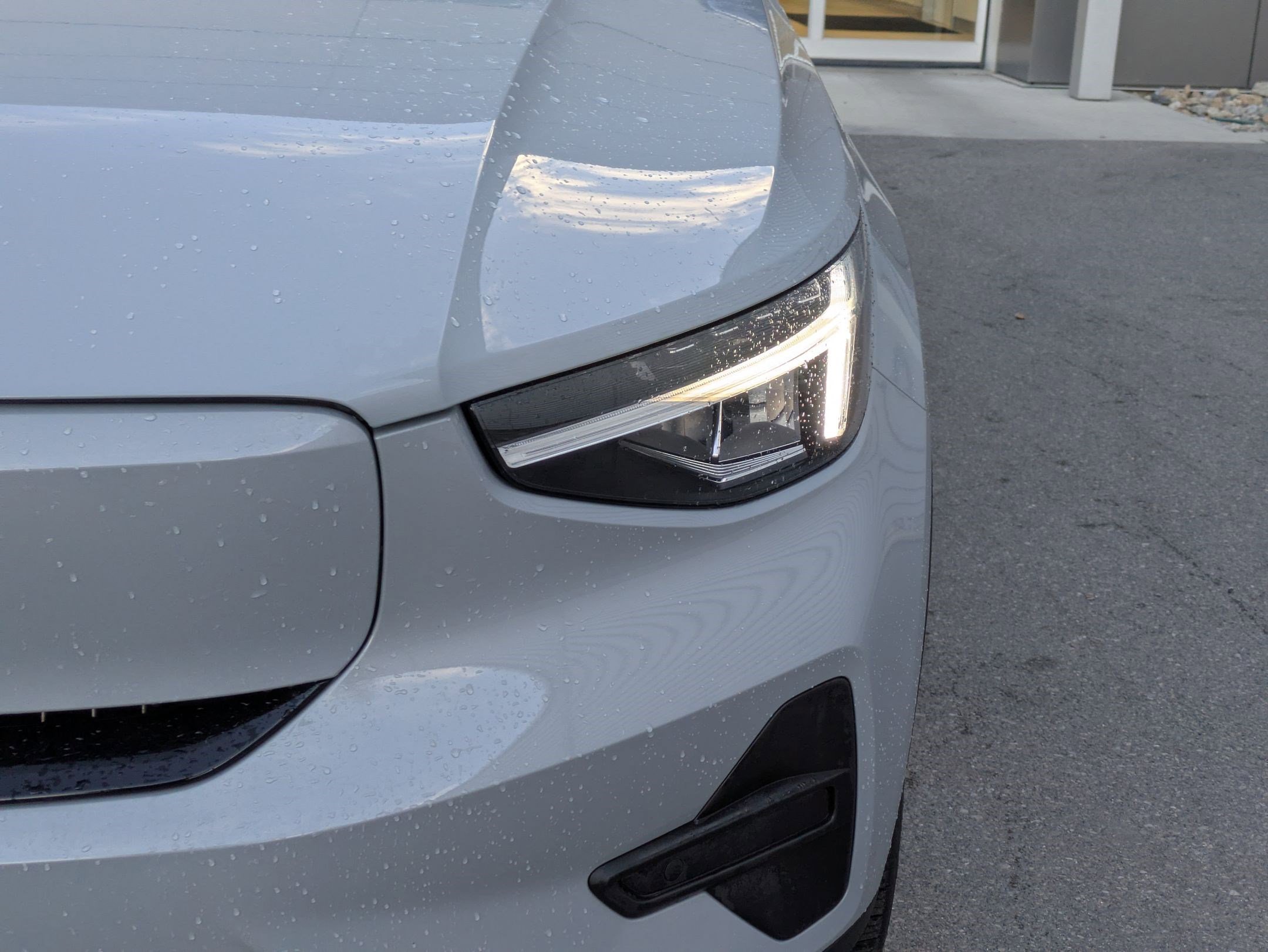 Used 2025 Volvo EX40 Core w/ Climate Package image 10