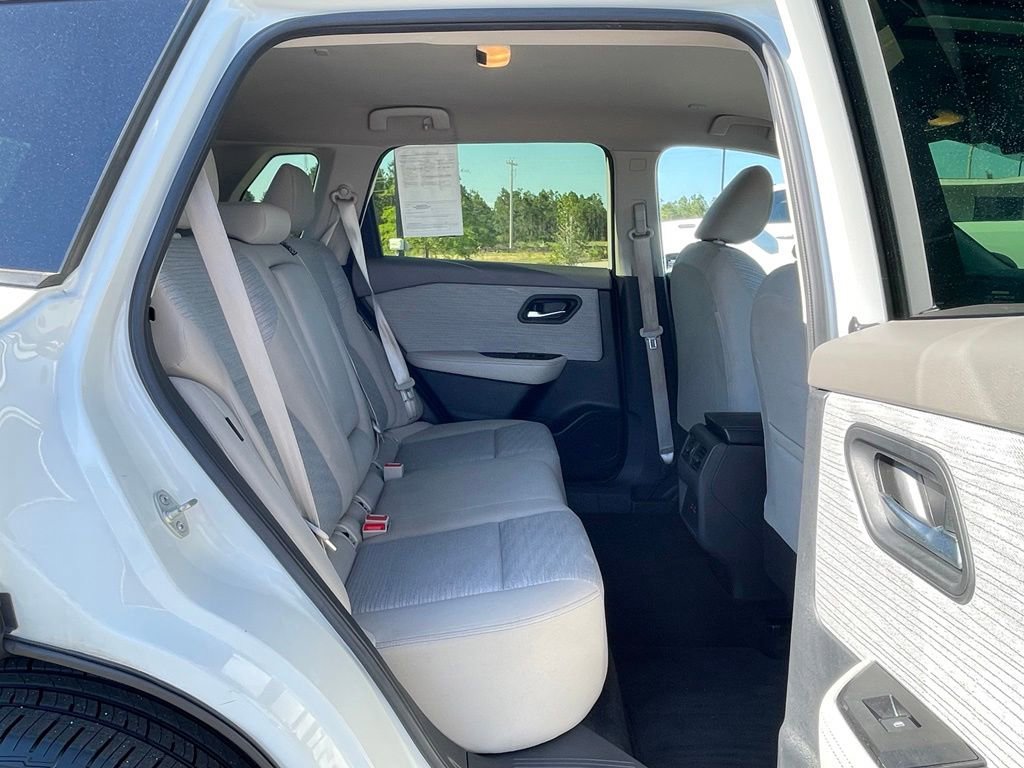 Used 2023 Nissan Rogue SV FWD image 31