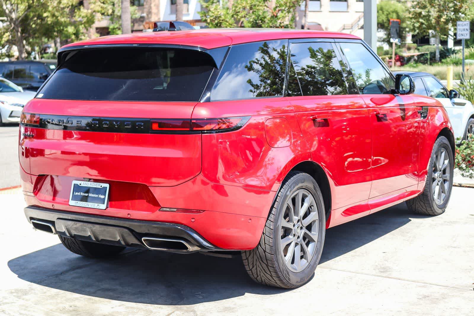 Used 2024 Land Rover Range Rover Sport Dynamic SE AWD/4WD image 5