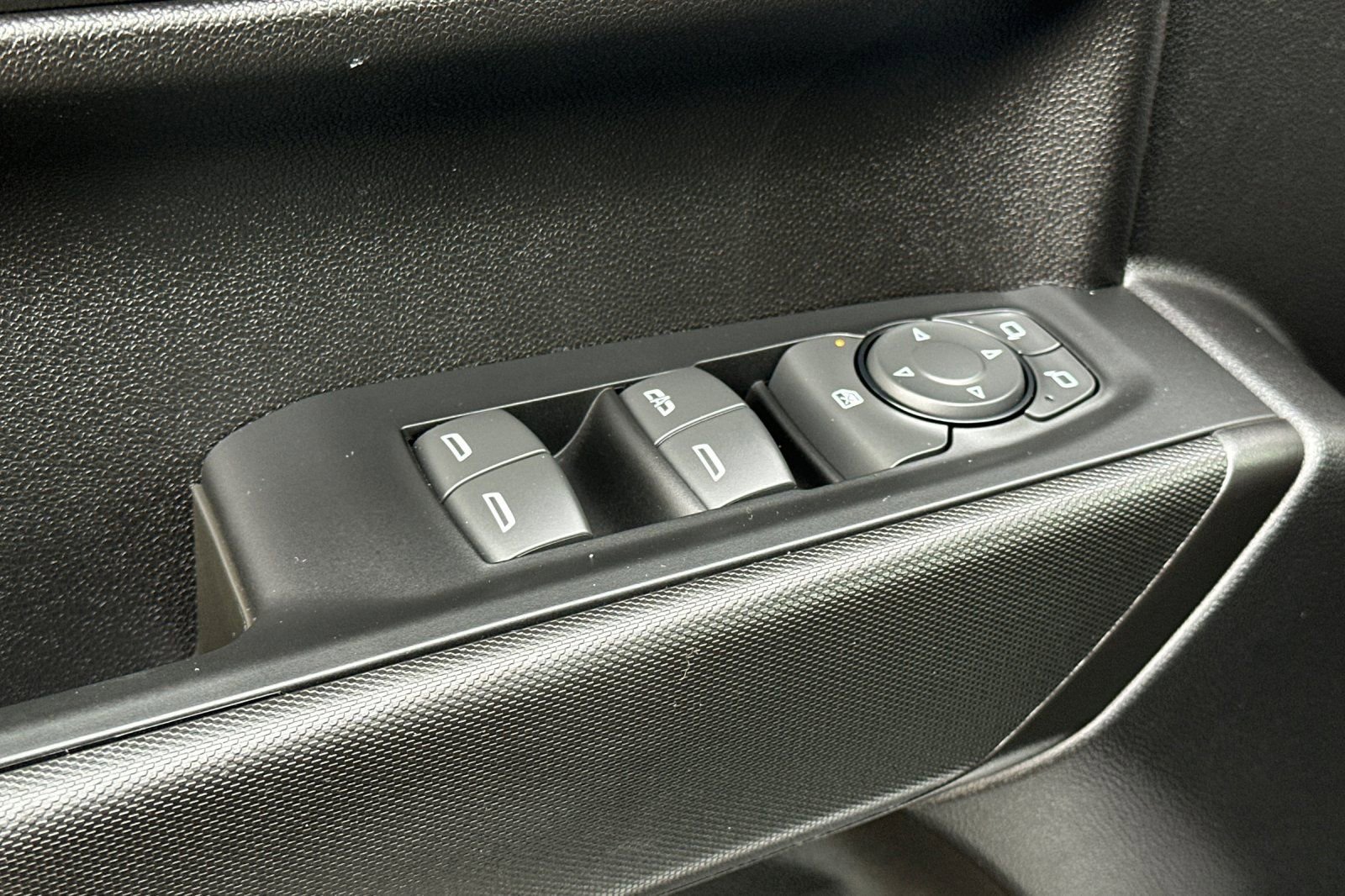 Used 2024 Chevrolet Silverado 1500 Custom image 12