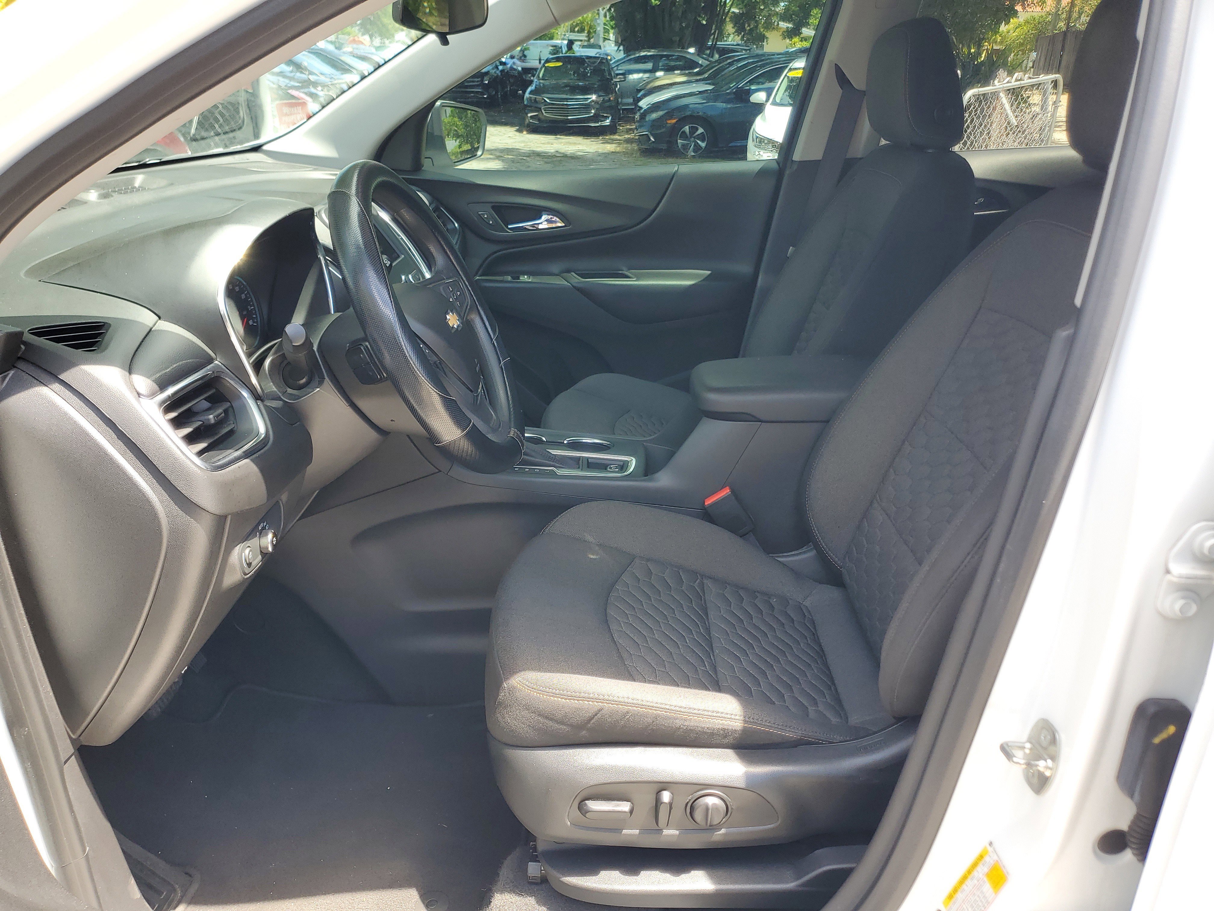 Used 2020 Chevrolet Equinox LT image 17