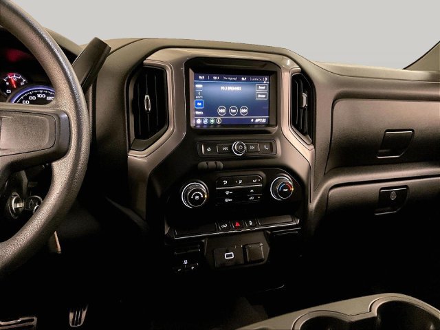 Used 2020 Chevrolet Silverado 1500 Custom w/ Custom Value Package AWD/4WD image 6