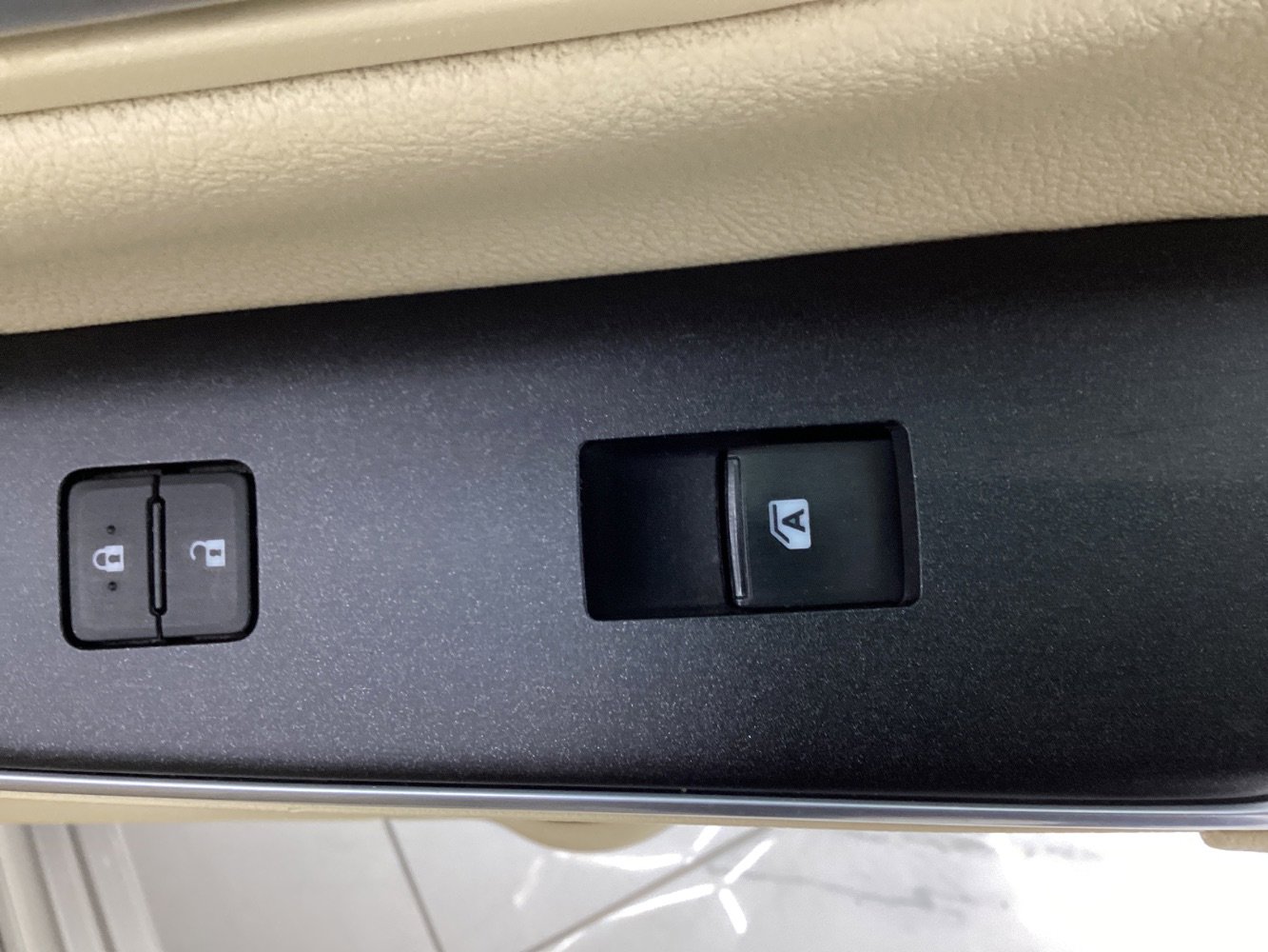 Used 2015 Toyota Camry LE FWD image 38