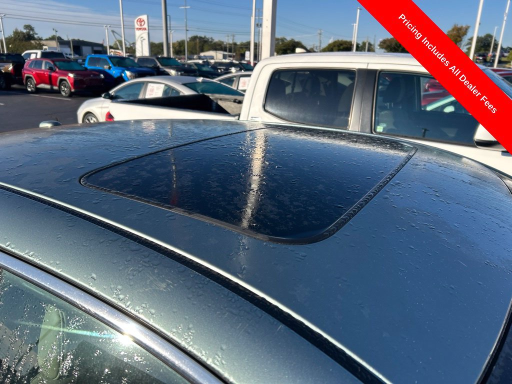 Used 2011 Toyota Camry XLE w/ XLE Extra-Value Pkg #1 FWD image 3