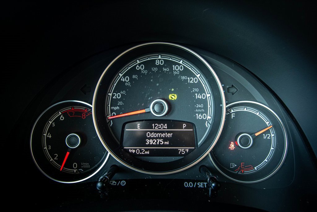 Used 2019 Volkswagen Beetle 2.0T SE image 2