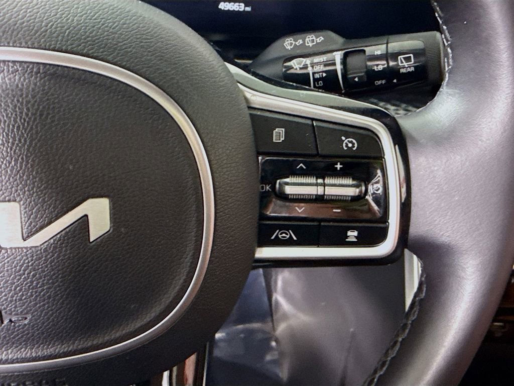 Used 2024 Kia Carnival SX Prestige image 25