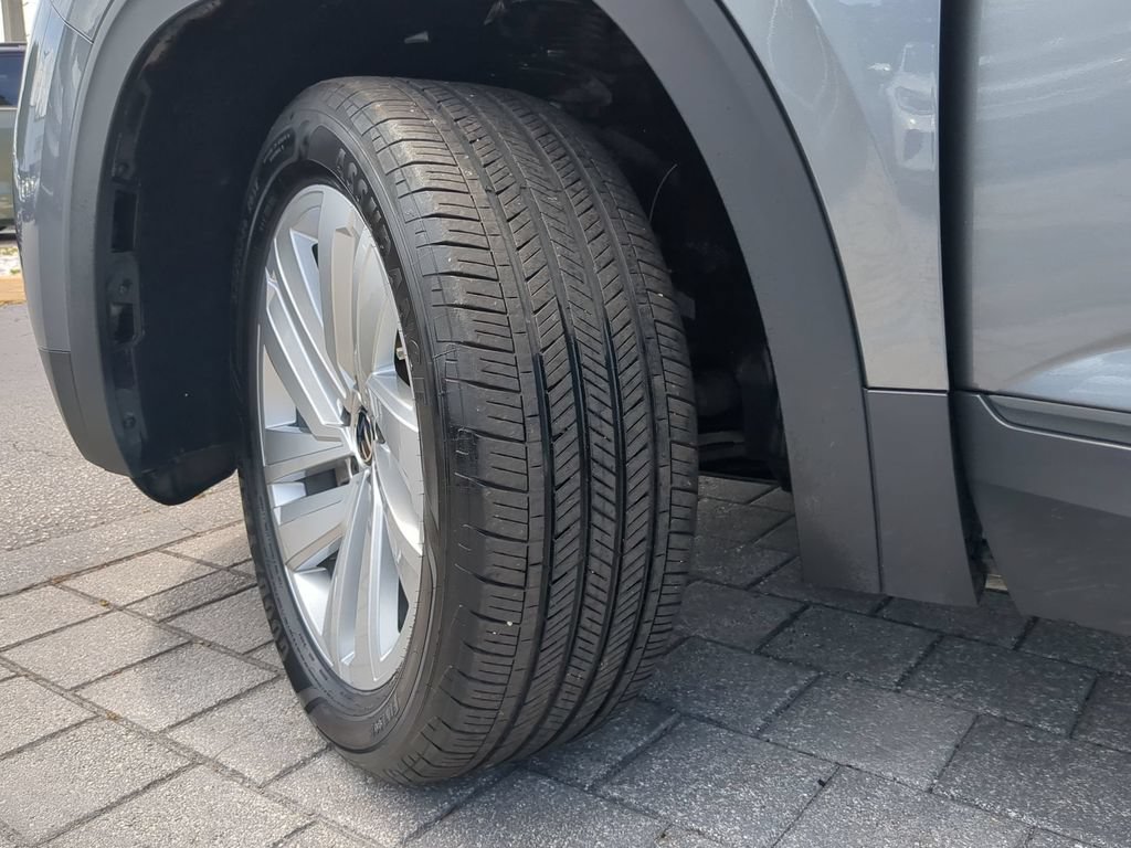 Certified 2023 Volkswagen Atlas Cross Sport SE FWD image 36