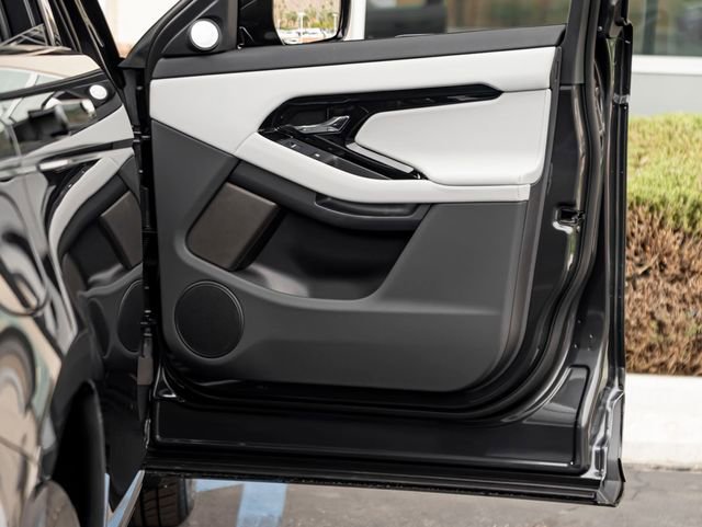 New 2026 Land Rover Range Rover Evoque Dynamic SE image 28
