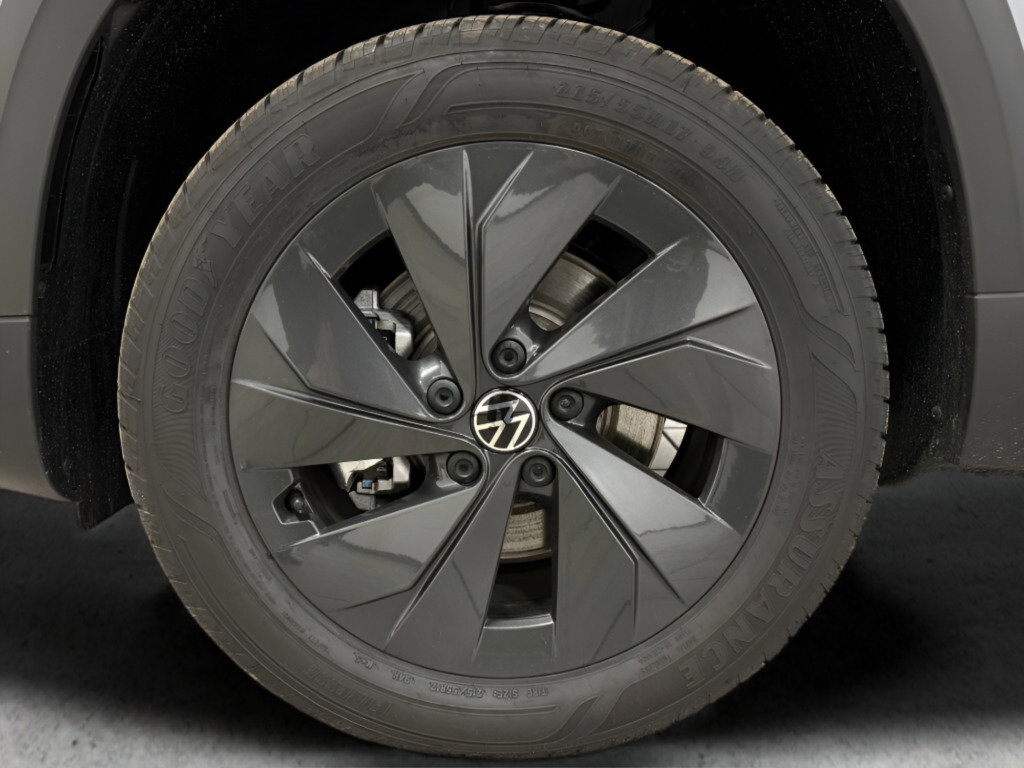 New 2026 Volkswagen Taos S image 21