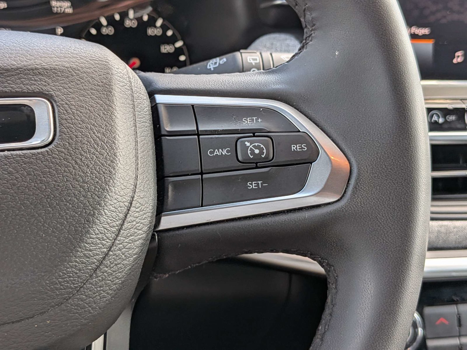 Used 2024 Jeep Compass Latitude AWD/4WD image 24