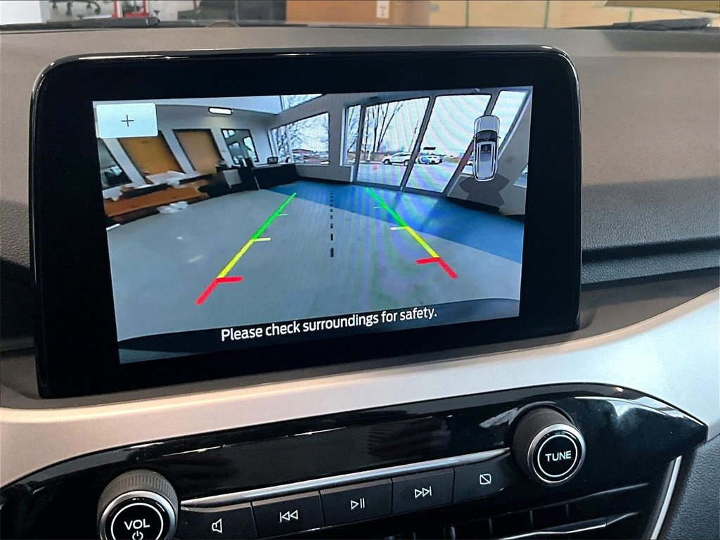 Used 2022 Ford Escape SE w/ Cold Weather Package image 19