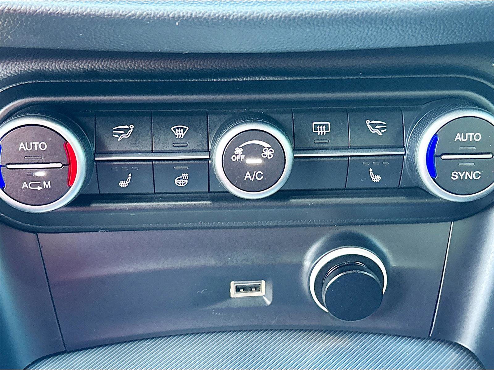 Used 2018 Alfa Romeo Stelvio Ti Sport image 17