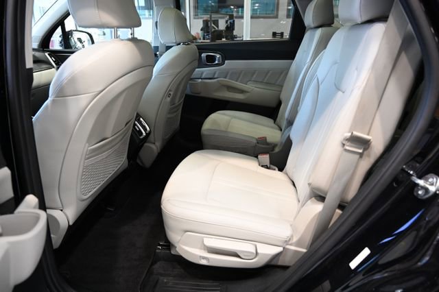 Used 2023 Kia Sorento SX image 11