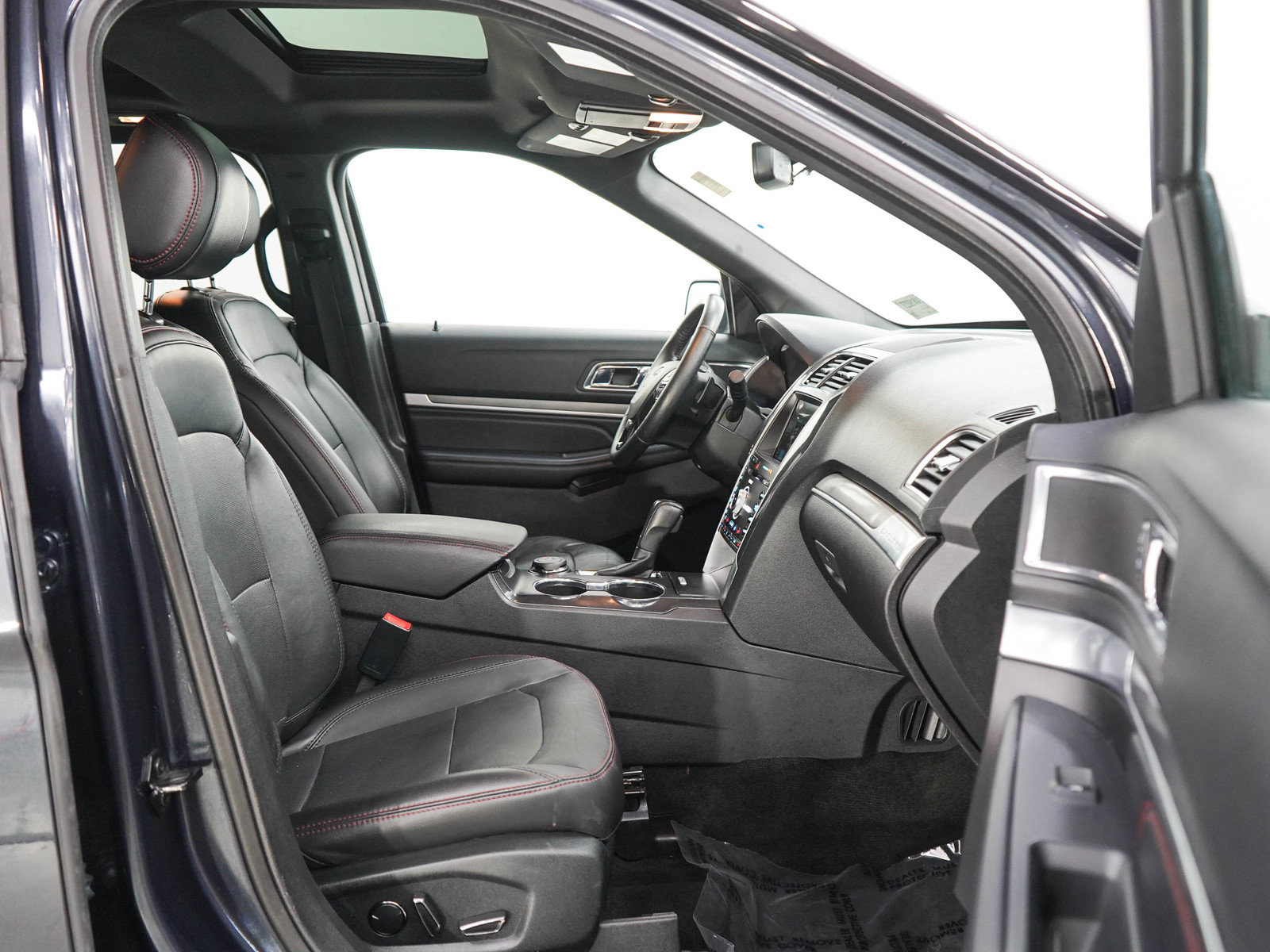 Used 2017 Ford Explorer Sport w/ Equipment Group 401A AWD/4WD image 11