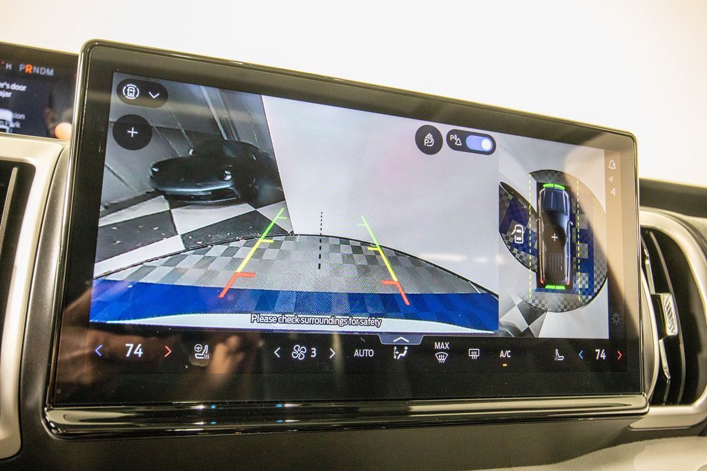 Used 2025 Ford Expedition Active image 24