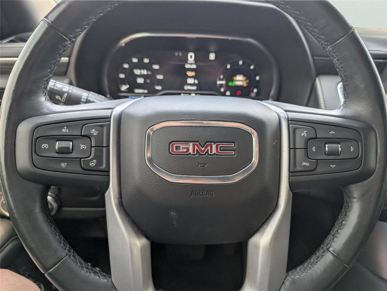 Used 2022 GMC Yukon SLT w/ SLT Premium Package image 21