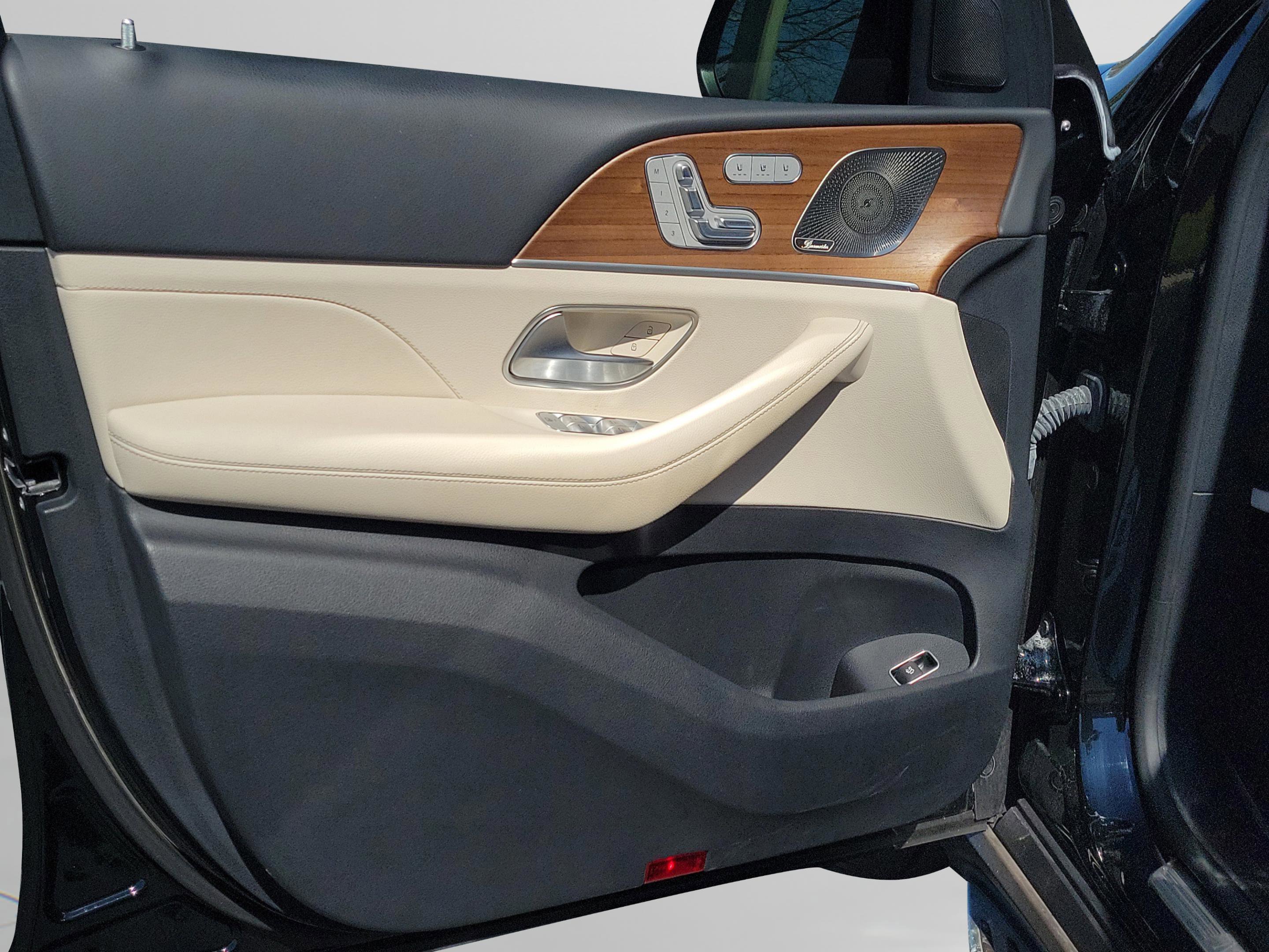 Certified 2022 Mercedes-Benz GLS 450 4MATIC image 24