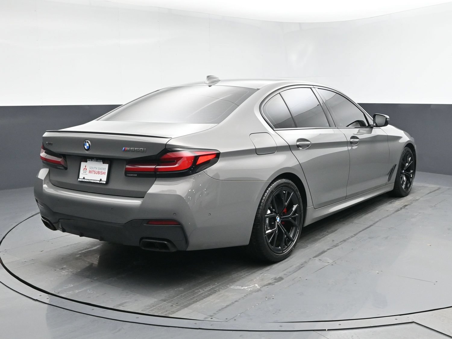 Used 2022 BMW M550i xDrive w/ Shadowloine Package AWD/4WD image 22