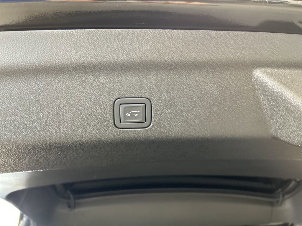 Used 2023 Cadillac Escalade ESV V AWD/4WD image 35