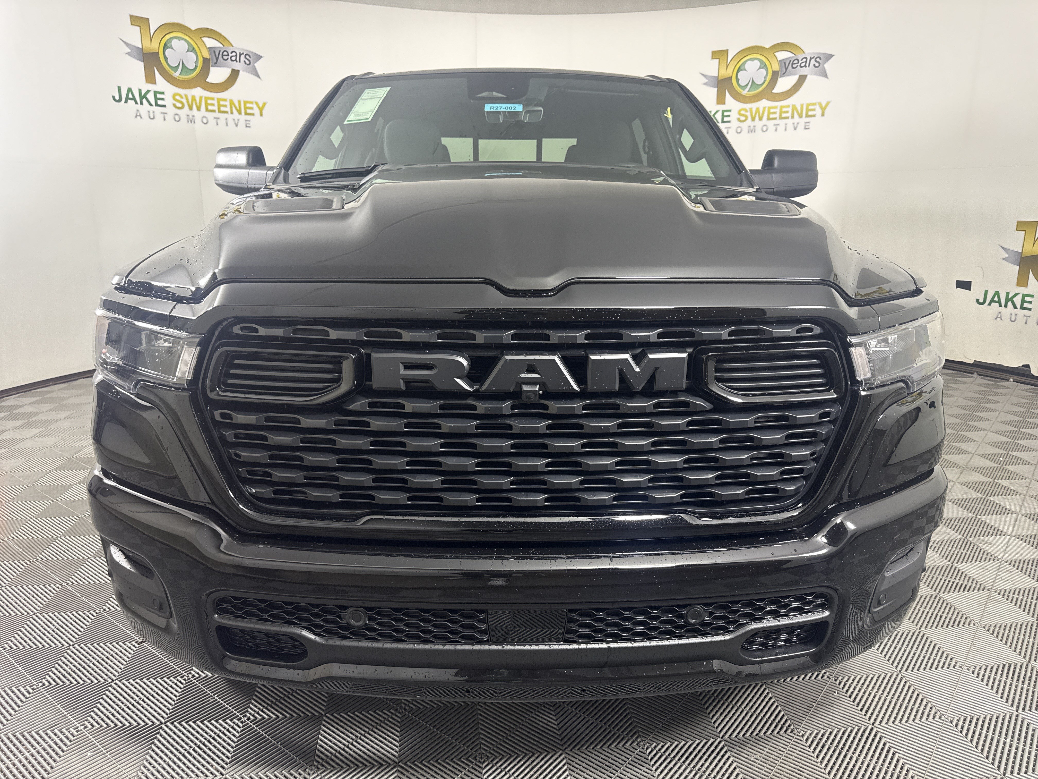 New 2027 RAM 1500 Express AWD/4WD image 3
