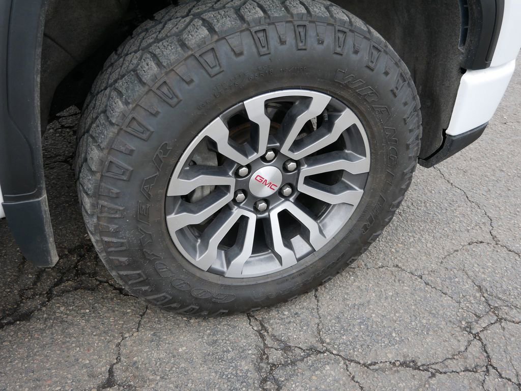 Used 2022 GMC Sierra 1500 AT4 image 9
