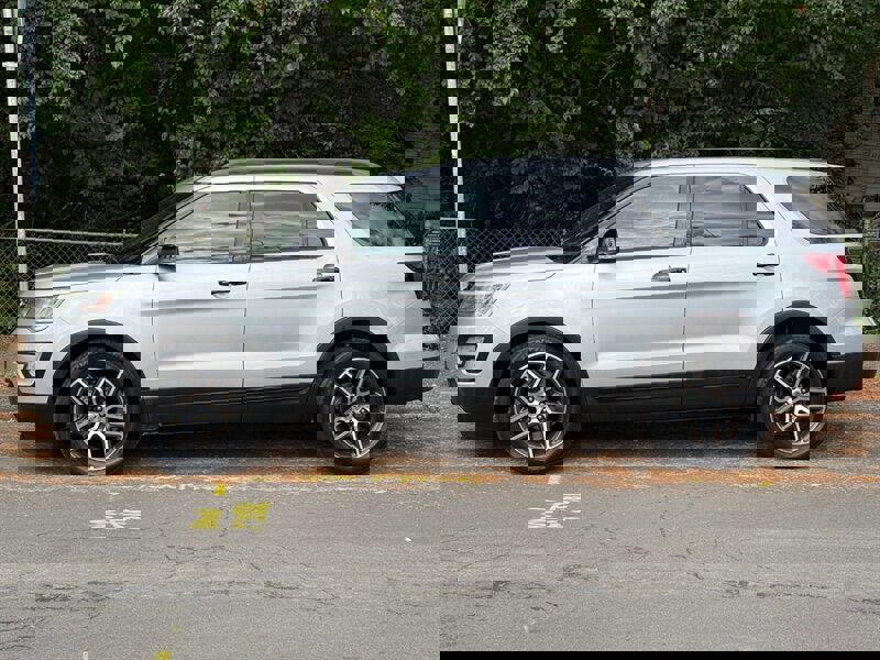 Used 2016 Ford Explorer Sport w/ Equipment Group 401A image 2