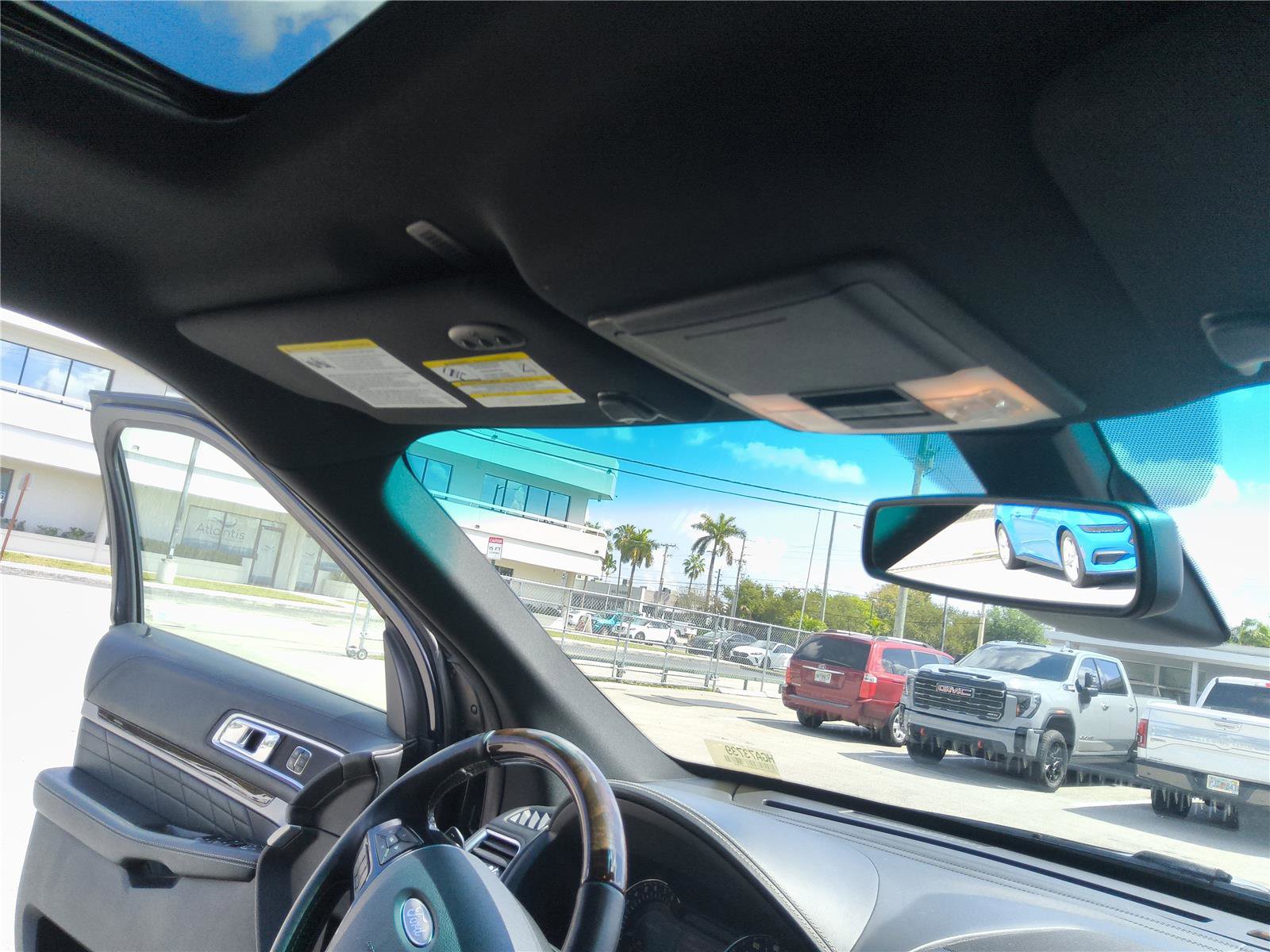 Used 2017 Ford Explorer Platinum image 31