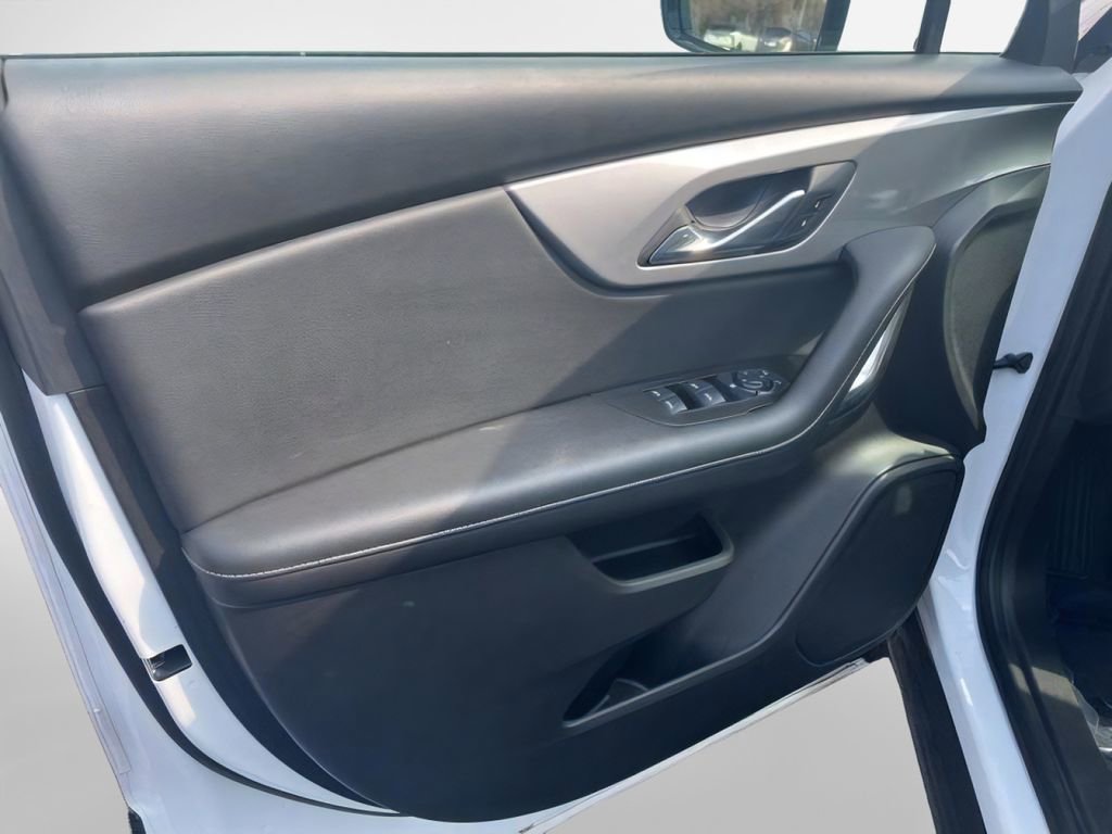 Used 2025 Chevrolet Blazer LT image 17