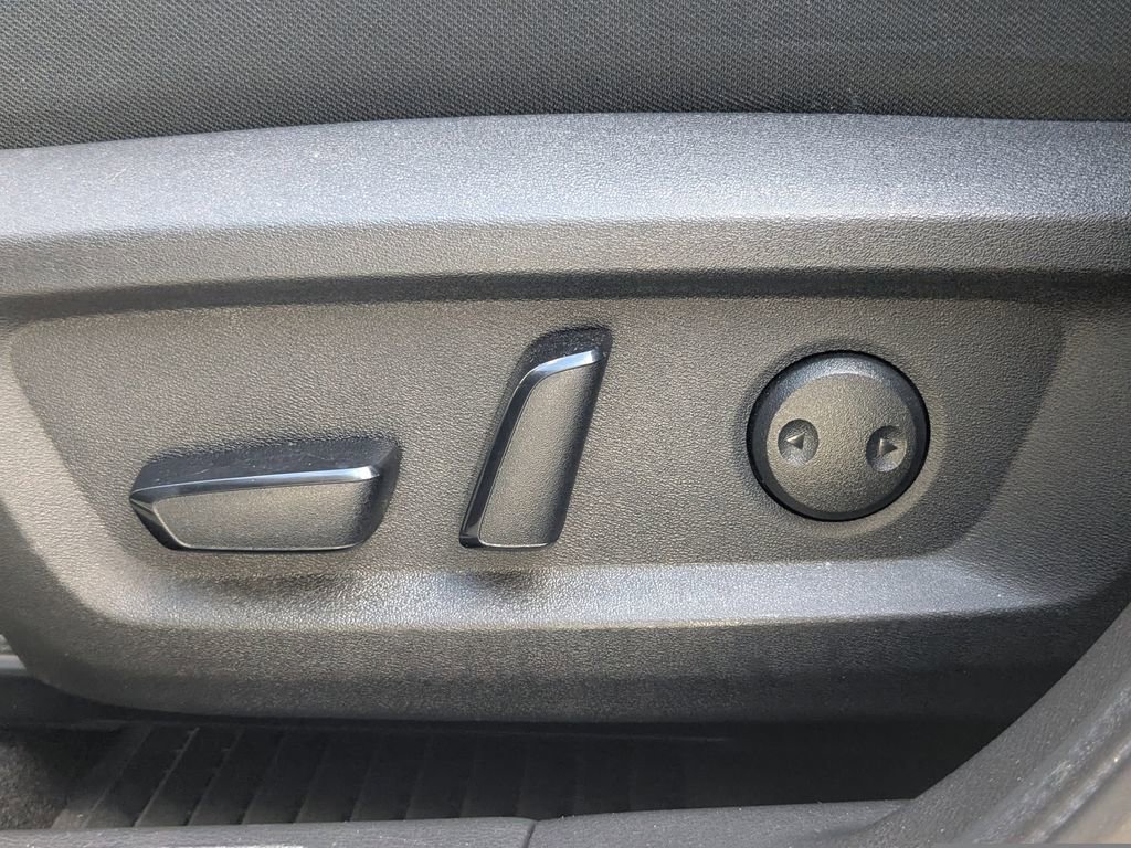 Used 2023 Nissan Rogue SV image 19