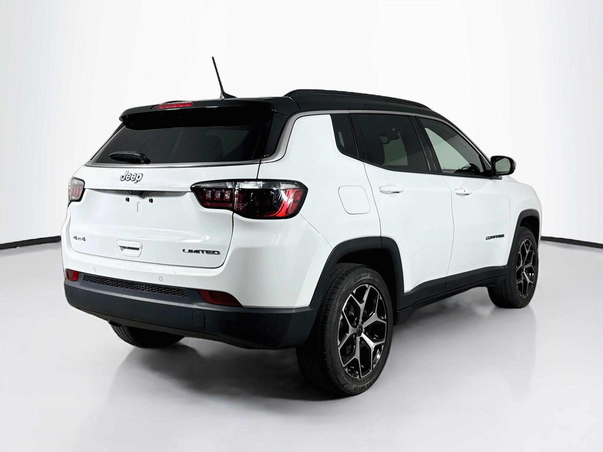 Used 2025 Jeep Compass Limited AWD/4WD image 31